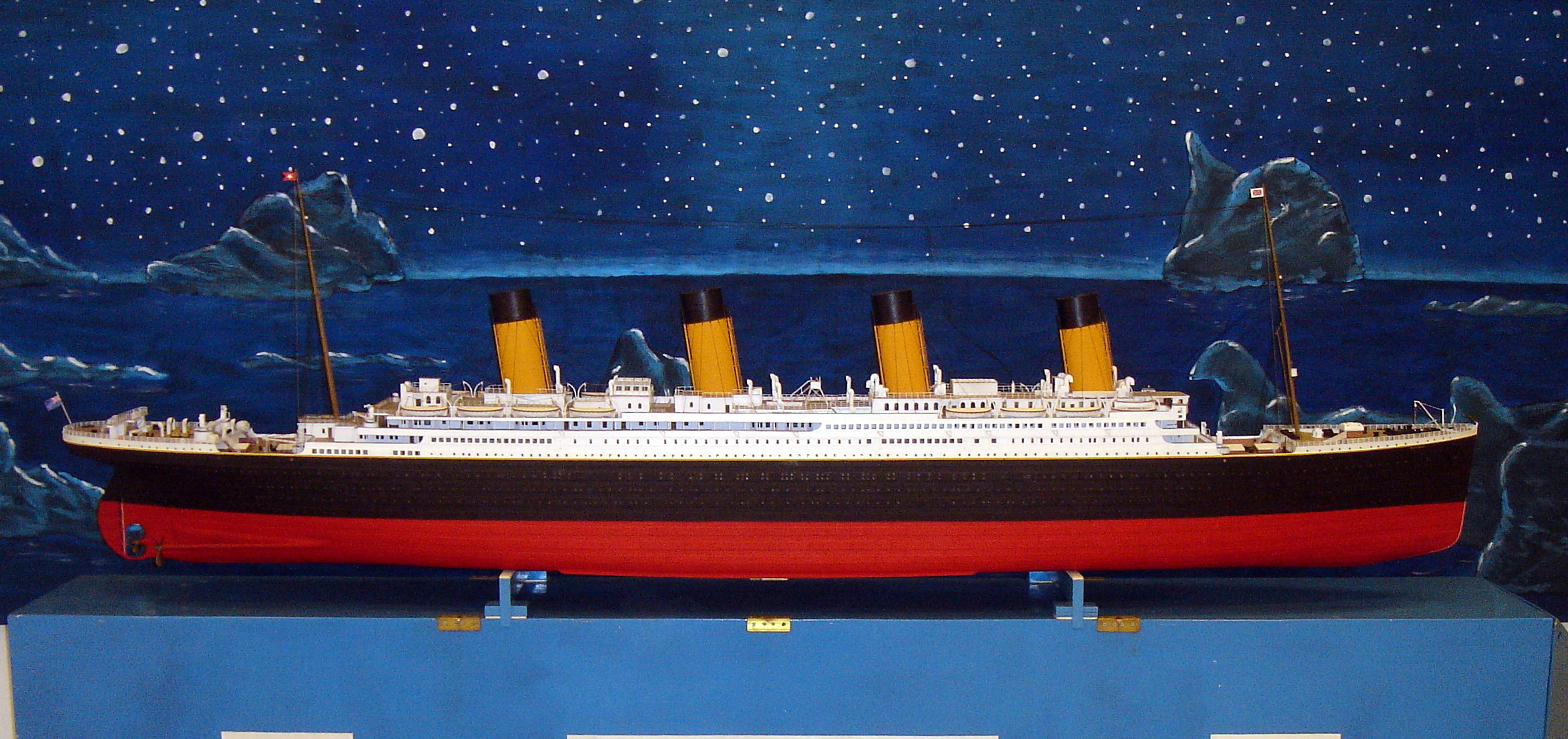 Modellino di legno Titanic